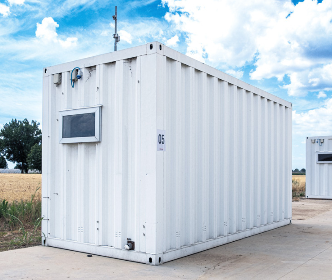 Container Container prefabbricato bianco a noleggio per cantiere, allestito come ufficio o locale di servizio di Noleggio Cantieri